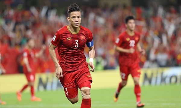 Vietnam beat Yemen 2-0, hopeful for berth in AFC Cup knockout stage ảnh 1