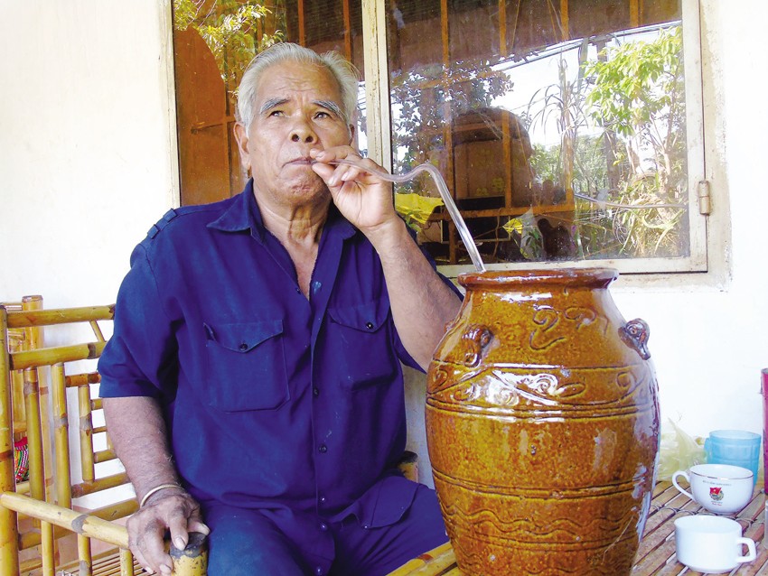 Traditional culture well preserved in magnanimous Bom Bo hamlet ảnh 1