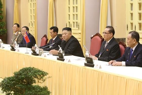 Top leader welcomes, holds talks with DPRK Chairman ảnh 13