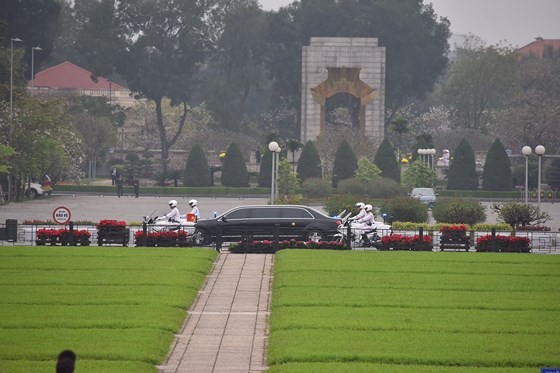DPRK Chairman Kim Jong-un leaves Hanoi ảnh 1