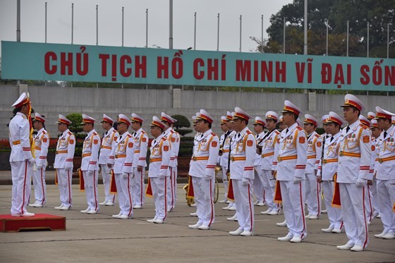 DPRK Chairman Kim Jong-un leaves Hanoi ảnh 2