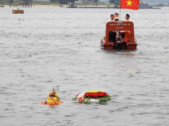 Ceremony commemorates fallen soldiers in Gac Ma battle ảnh 3