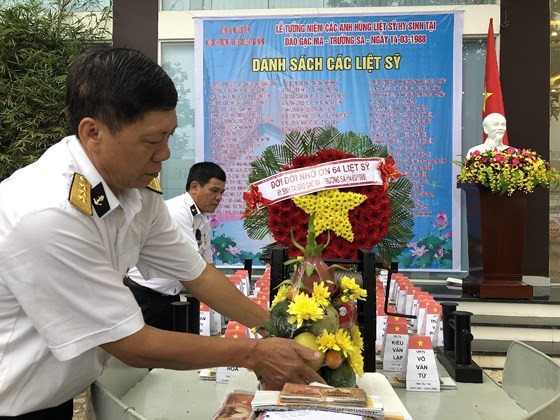 Ceremony commemorates fallen soldiers in Gac Ma battle ảnh 10