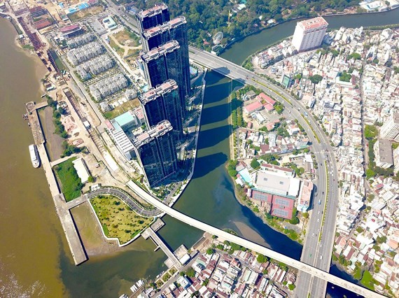 A top side view of the first metro line project Ben Thanh-Suoi Tien in the area of Ba Son shipyard, HCMC (Photo: SGGP)