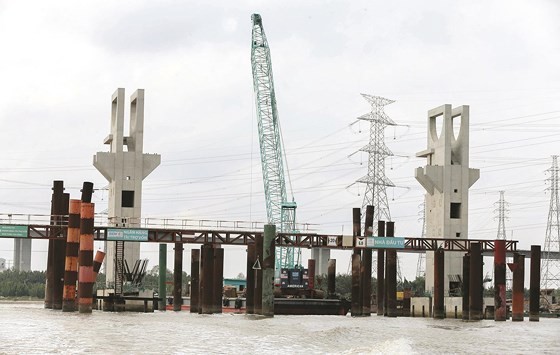 Major anti-flooding project rushes to finish line in HCMC   ảnh 2