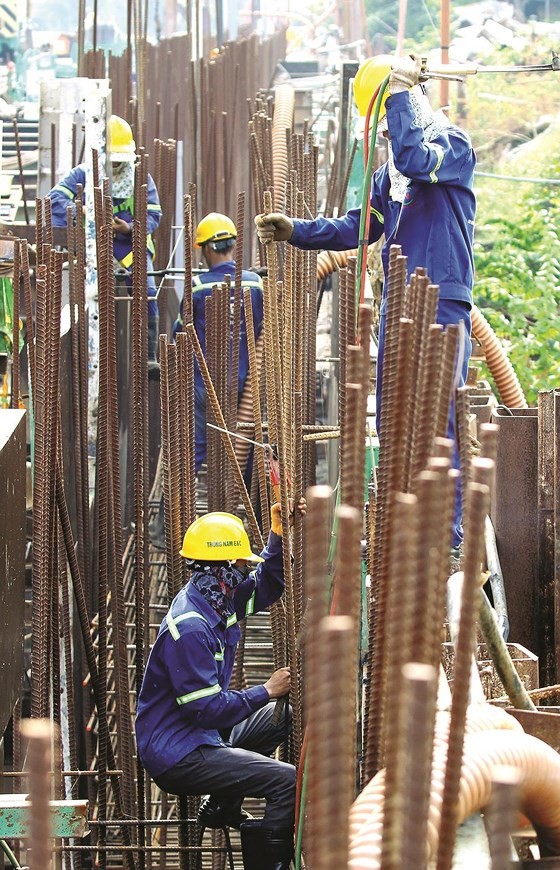Major anti-flooding project rushes to finish line in HCMC   ảnh 3