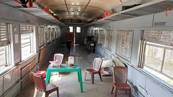 Lonely railroads: The feeble revenue ảnh 2