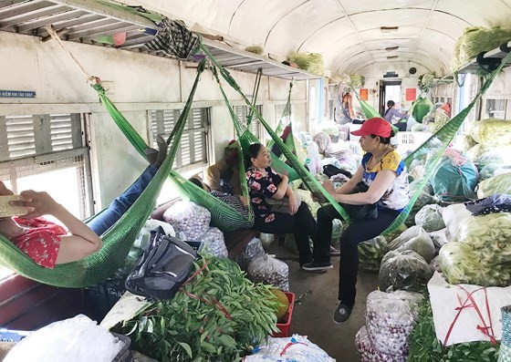 Lonely railroads: The feeble revenue ảnh 3