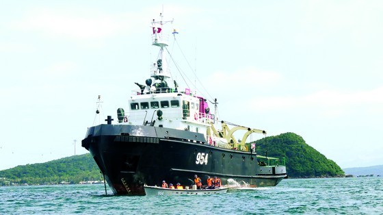 Vitality in island outposts ảnh 7