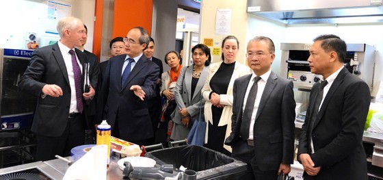 City Party Chief meets Australian Prime Minister in Canberra ảnh 7