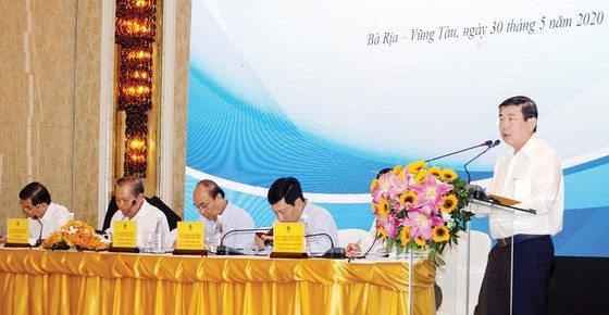 PM presides at conference to clear difficulties for southern key economic zone ảnh 1