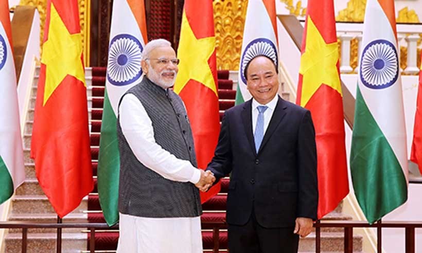 India favors closer cooperation with Vietnam ảnh 1