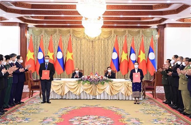 Top priority given to enhancing special Vietnam-Laos ties: Leaders ảnh 2