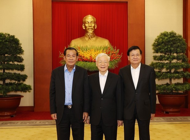 Vietnamese, Cambodian, Lao top leaders discuss cooperation orientations ảnh 1