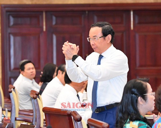 Mr. Nguyen Van Nen, Politburo Member, Secretary of the HCMC Party Committee attends the meeting of the HCMC People's Council on April 18. (Photo: SGGP)