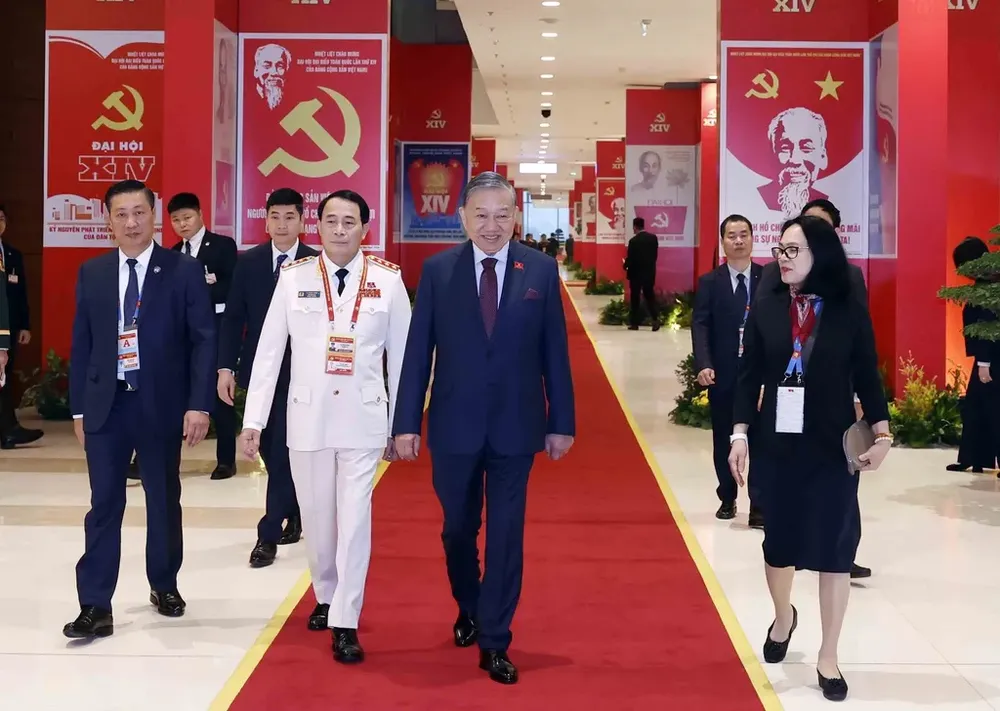 01202619084820_vna_potal_lanh_dao_dang_nha_nuoc_du_phien_hop_tru_bi_dai_hoi_xiv_cua_dang_8537584.jpg