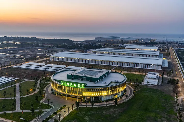 Nhà máy ô tô Vinfast tọa lạc tại khu vực sát biển ở Hải Phòng đã sử dụng tôn COLORBOND® ứng dụng công nghệ mạ ma trận 4 lớp Activate™ cho độ bền nhà xưởng lâu dài