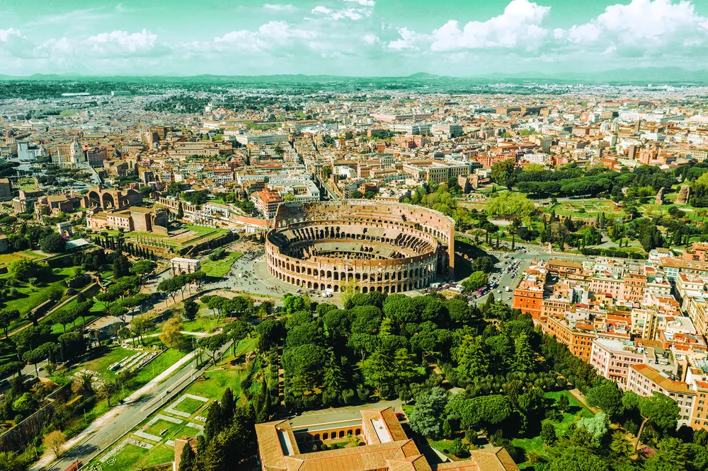 Rome nhìn từ trên cao. Rome nhìn từ trên cao.
