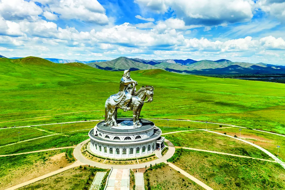 Tượng Genghis Khan.jpg