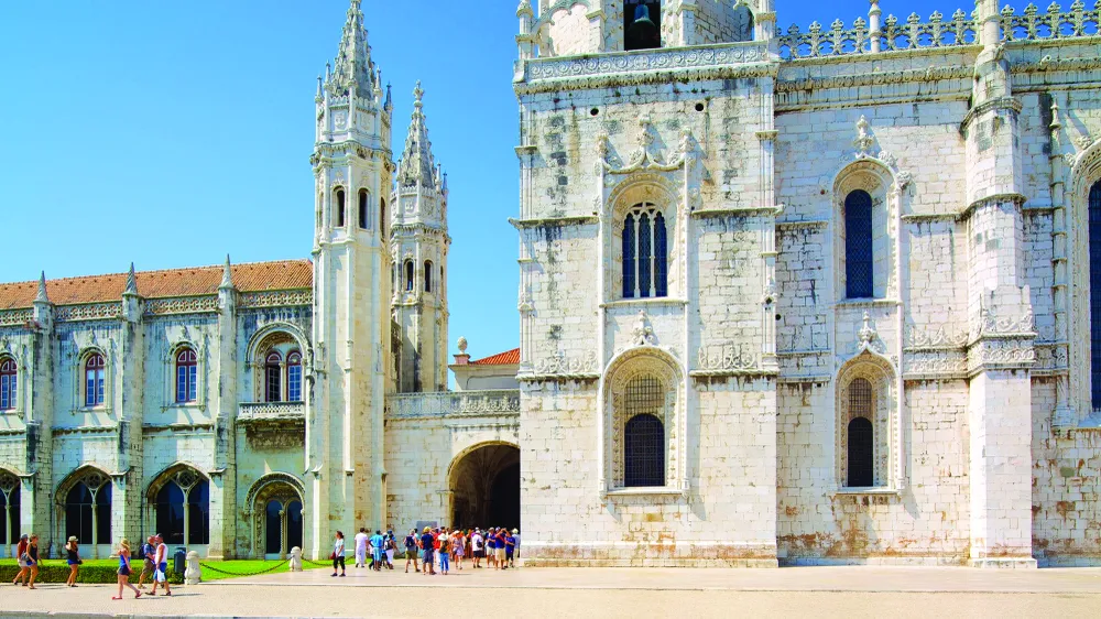 4 Tu viện Jerónimos.jpg