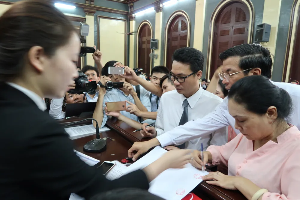 Phương Nga và Thùy Dung được tại ngoại ảnh 3