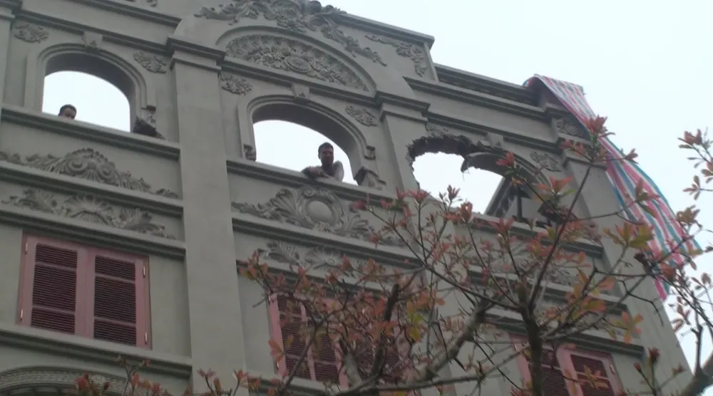 Cảnh biệt thự của gia đình nguyên Cục trưởng C50 bị phá dỡ phần xây trái phép ảnh 2