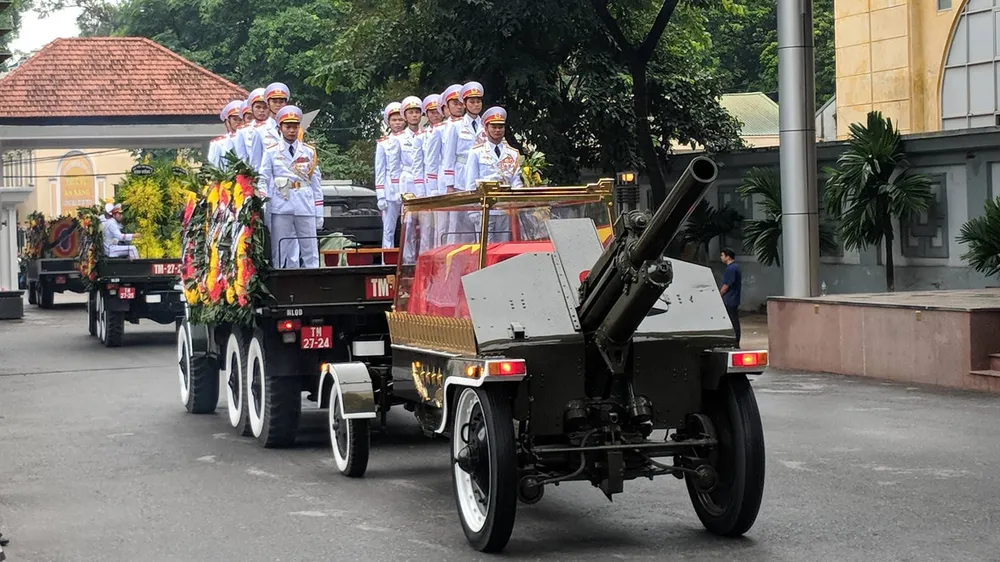 Xúc động tiễn đưa Chủ tịch nước Trần Đại Quang về nơi an nghỉ cuối cùng ảnh 41