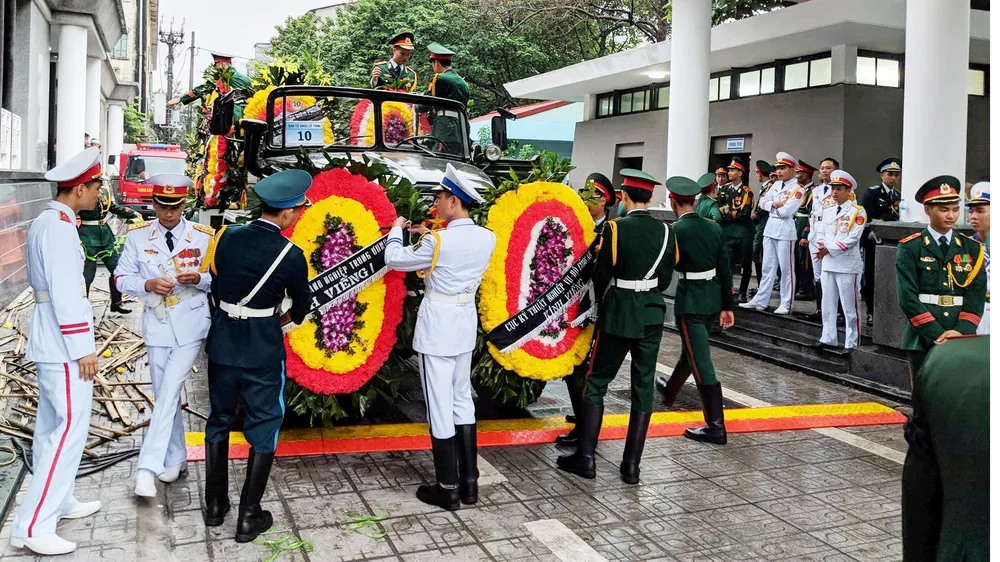 Xúc động tiễn đưa Chủ tịch nước Trần Đại Quang về nơi an nghỉ cuối cùng ảnh 56