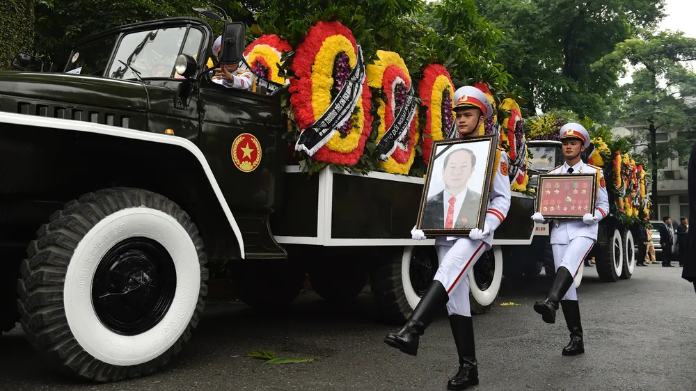 Xúc động tiễn đưa Chủ tịch nước Trần Đại Quang về nơi an nghỉ cuối cùng ảnh 17