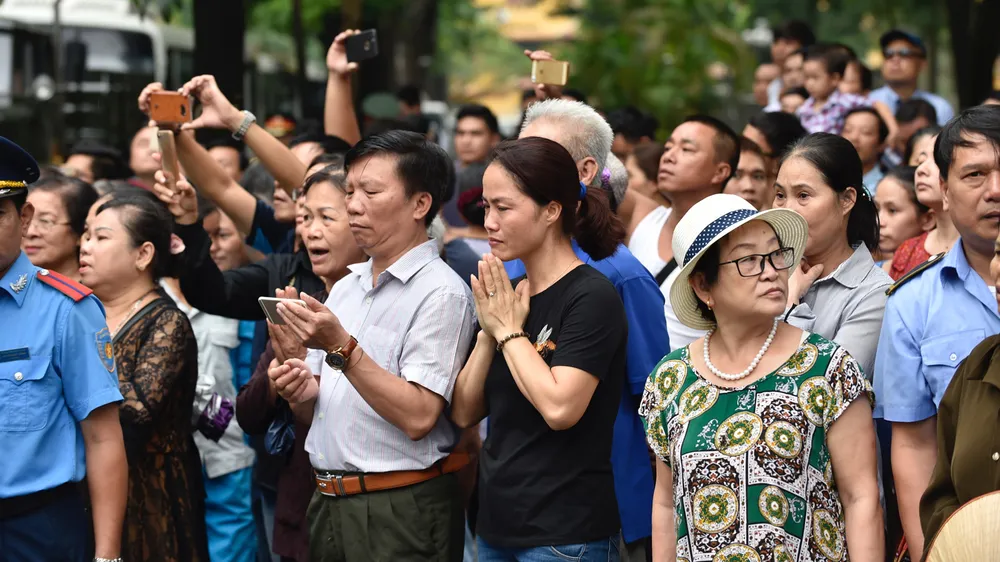 Xúc động tiễn đưa Chủ tịch nước Trần Đại Quang về nơi an nghỉ cuối cùng ảnh 48