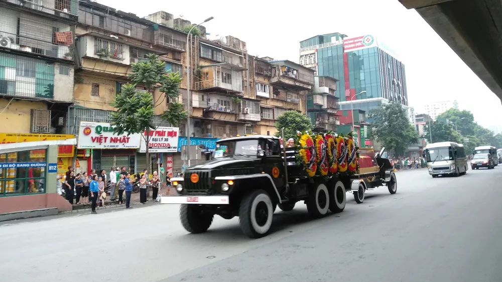 Xúc động tiễn đưa Chủ tịch nước Trần Đại Quang về nơi an nghỉ cuối cùng ảnh 37