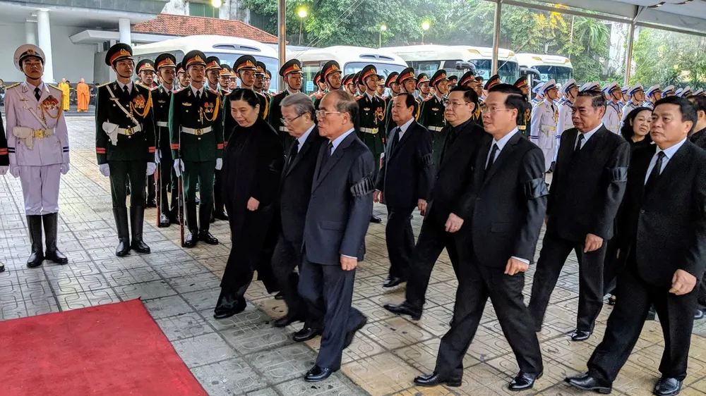 Xúc động tiễn đưa Chủ tịch nước Trần Đại Quang về nơi an nghỉ cuối cùng ảnh 49