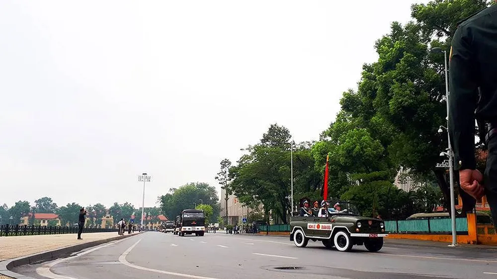 Xúc động tiễn đưa Chủ tịch nước Trần Đại Quang về nơi an nghỉ cuối cùng ảnh 30