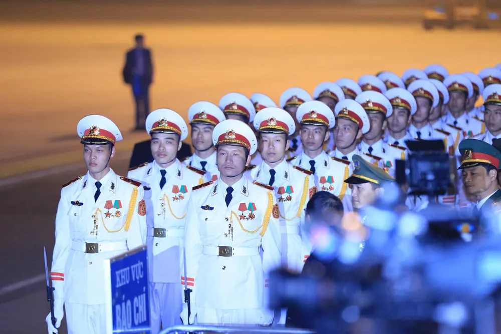 Tổng thống Mỹ Donald Trump đã đến Hà Nội ảnh 7