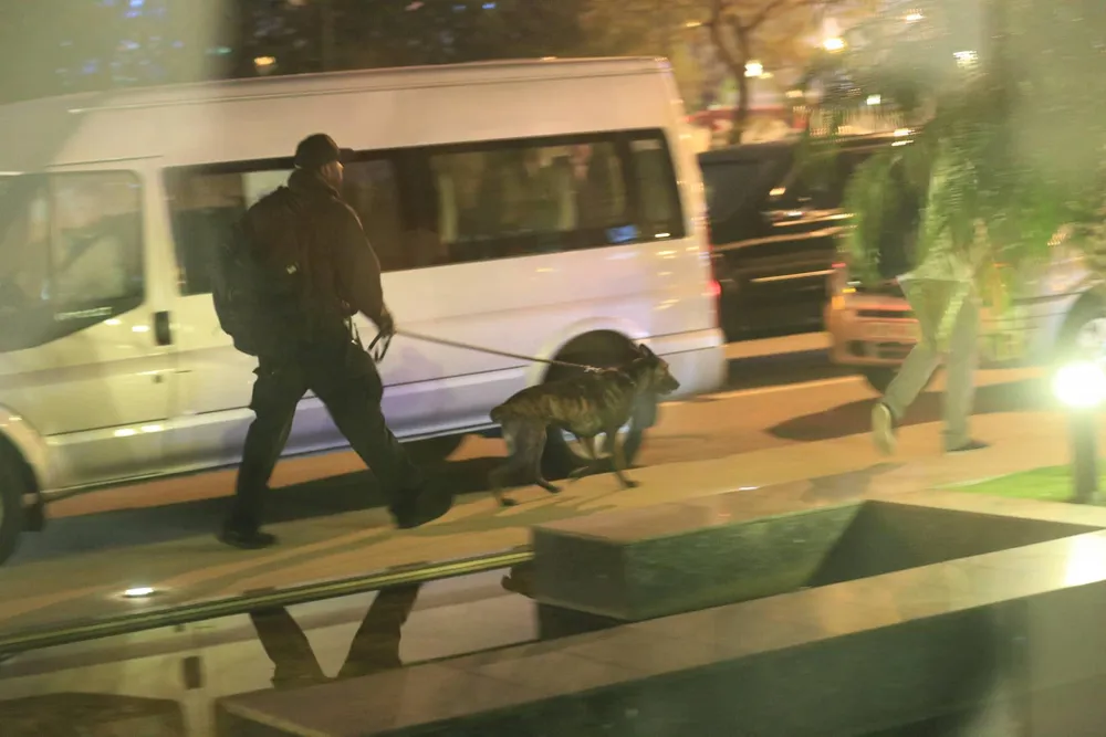 Tổng thống Mỹ Donald Trump đã đến Hà Nội ảnh 1