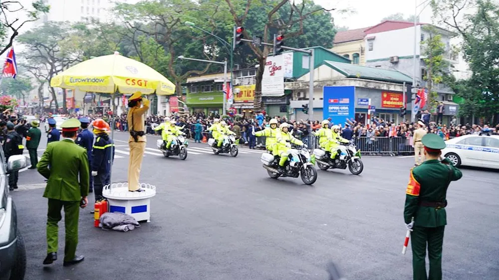 Đoàn xe ông Kim Jong-un tới Hà Nội ảnh 6