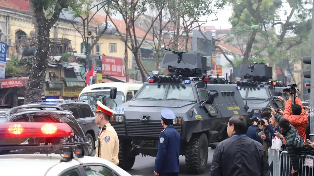 Đoàn xe ông Kim Jong-un tới Hà Nội ảnh 10