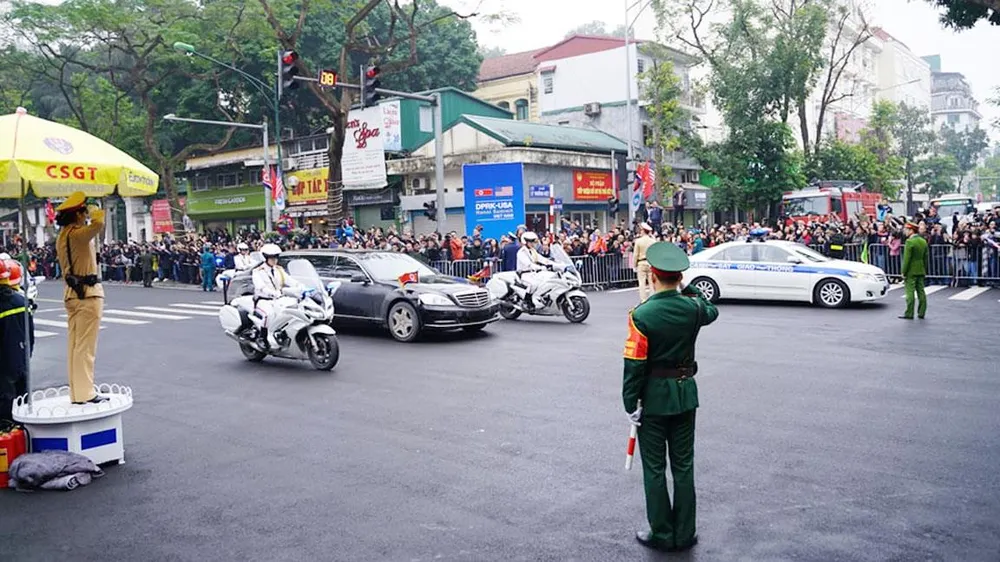 Đoàn xe ông Kim Jong-un tới Hà Nội ảnh 7