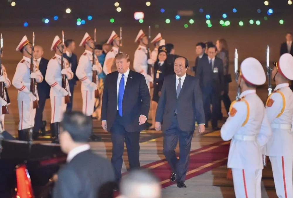 Tổng thống Mỹ Donald Trump đã đến Hà Nội ảnh 14