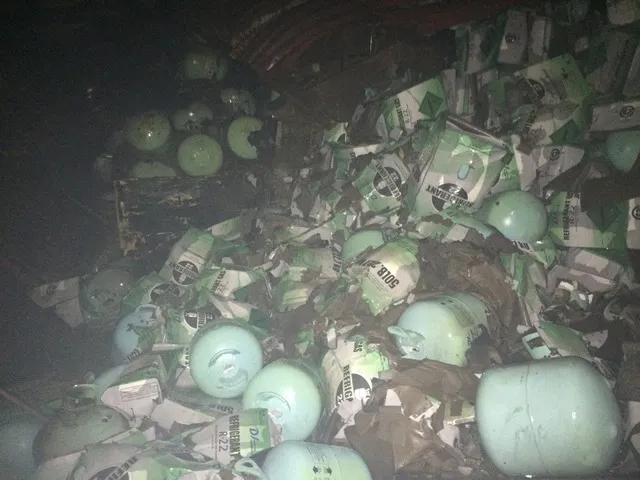 Cháy kinh hoàng tại kho chứa hàng gần Cảng Sài Gòn ở quận 4 ảnh 6