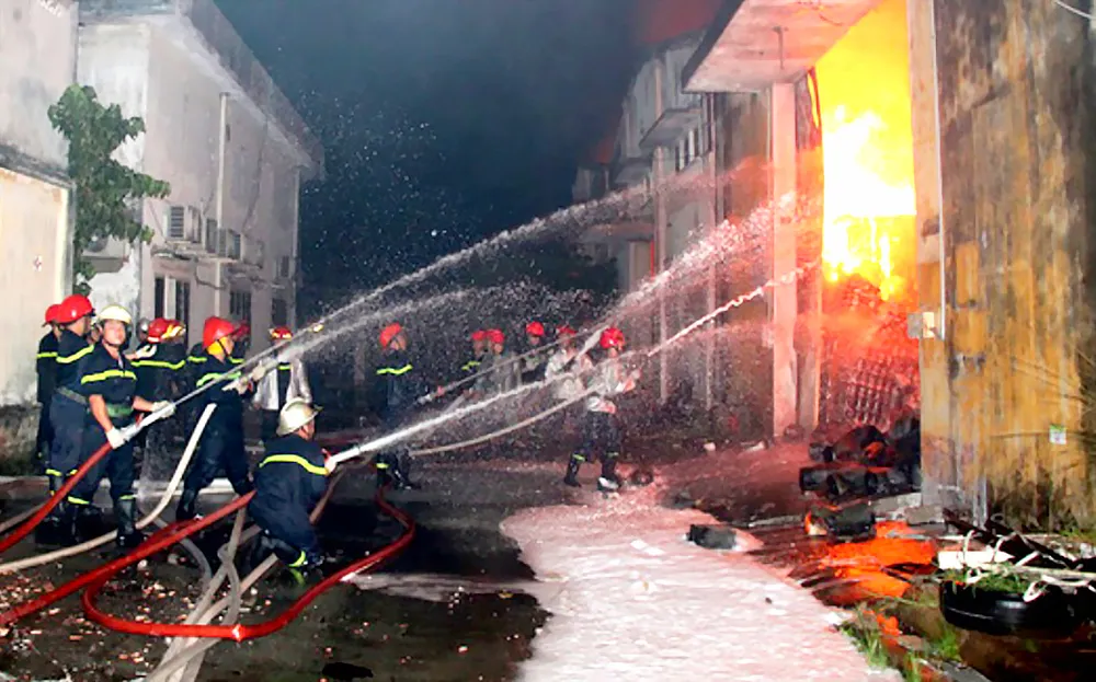 Trắng đêm chữa cháy ảnh 5