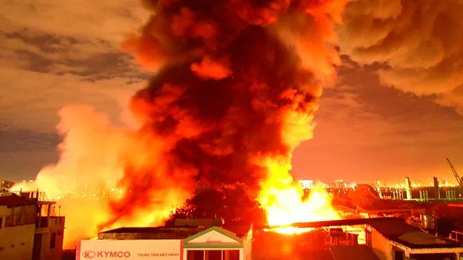 Trắng đêm chữa cháy ảnh 2