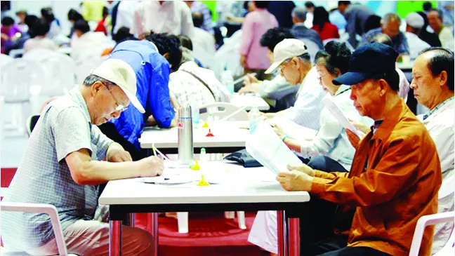 Người già Hàn Quốc tìm việc làm tăng mạnh