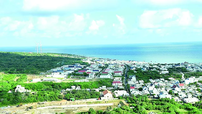 Đảo Phú Quý thanh bình và mến khách 