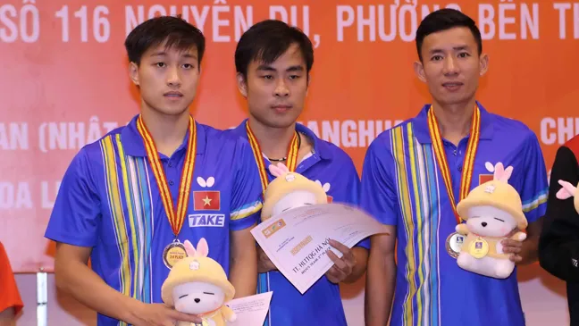 Việt Nam xếp thứ ba nội dung đồng đội.