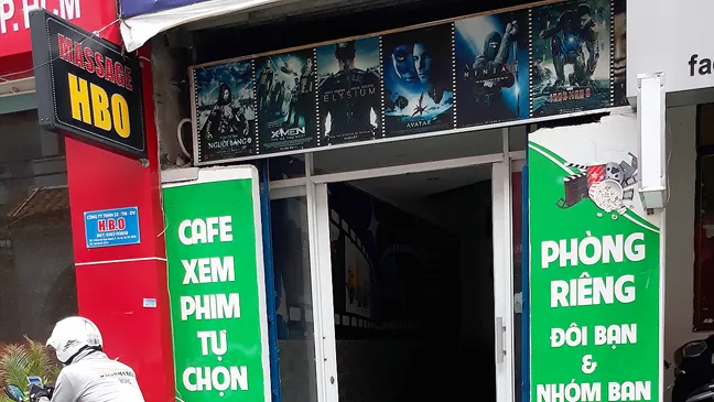 Góc khuất xem phim giường nằm 