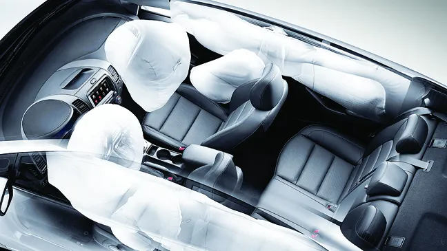 Kia Cerato trang bị sạc  điện thoại không dây cho khách Việt ảnh 2