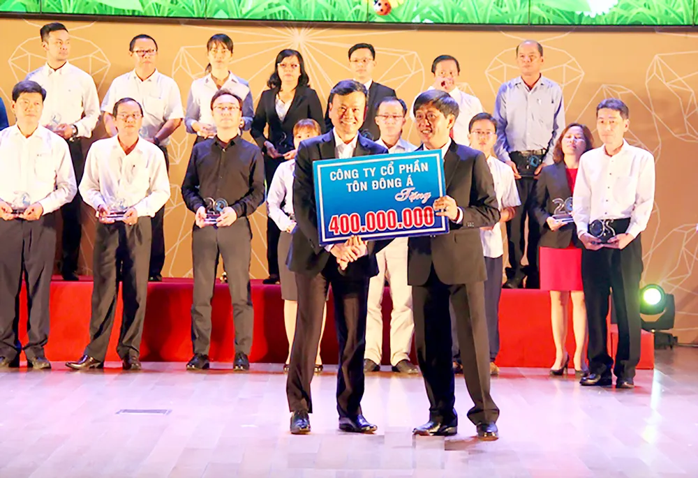 Ủng hộ Quỹ Bảo trợ trẻ em Bình Dương 400 triệu đồng