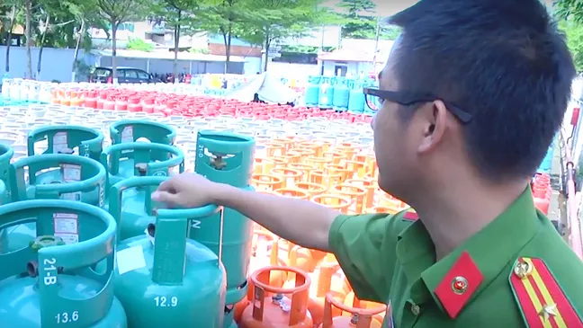 Cảnh sát PCCC tăng cường kiểm tra các cơ sở kinh doanh gas, khí hóa lỏng trên địa bàn TPHCM