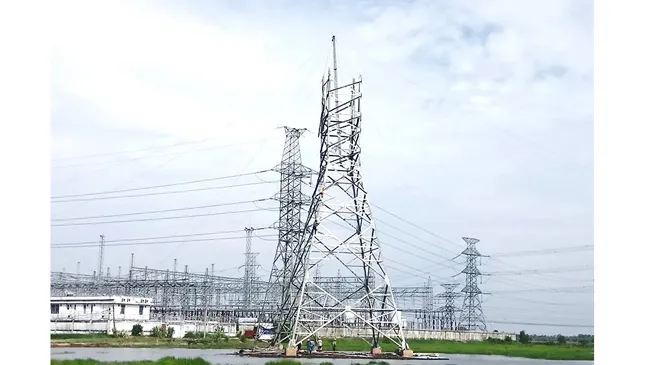 Trụ đã dựng trên địa bàn huyện Củ Chi, nhưng chưa thể kéo dây  do chưa thông tuyến